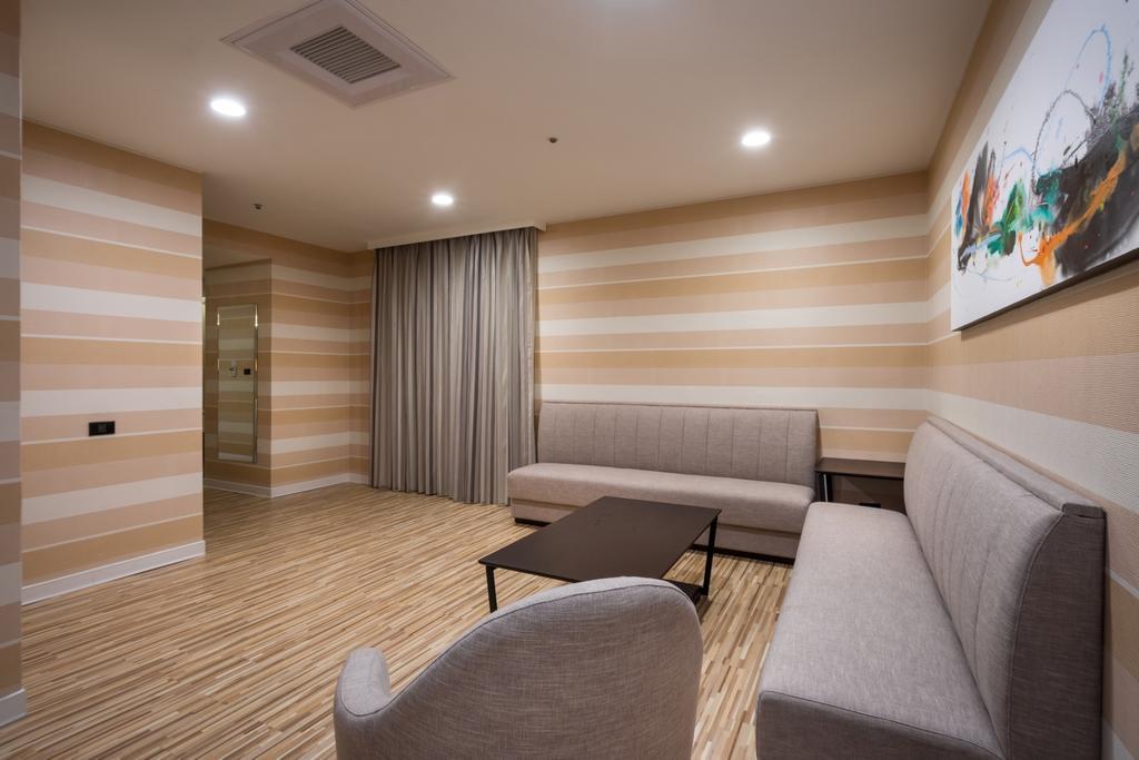 Wemeet Hotel Pingtung Екстериор снимка