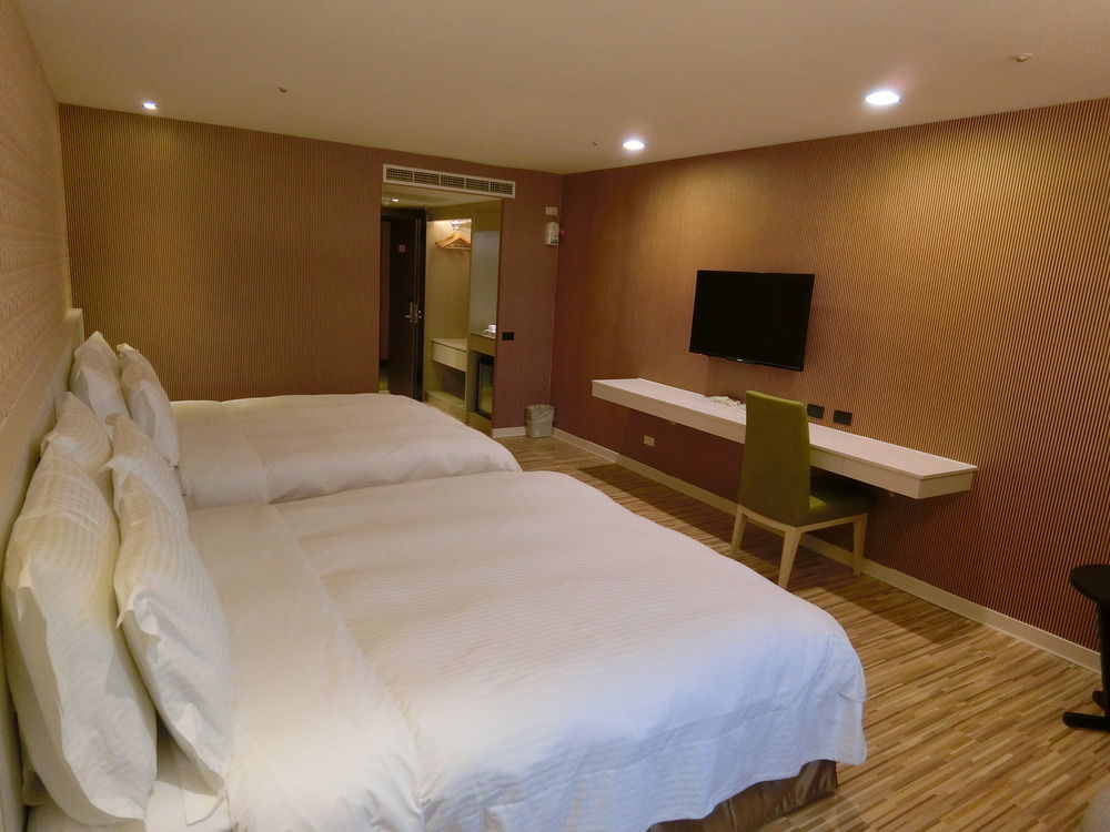 Wemeet Hotel Pingtung Екстериор снимка