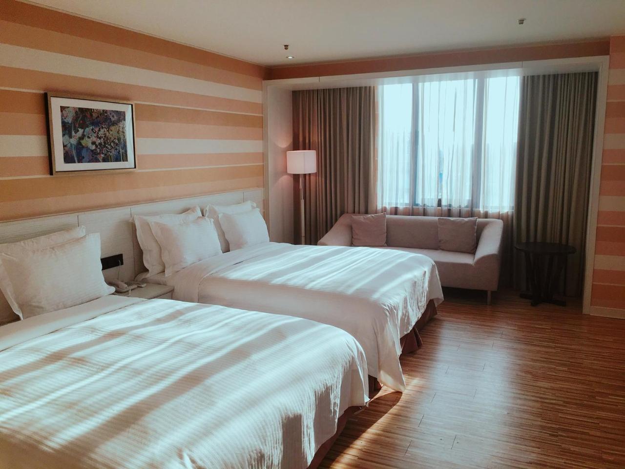 Wemeet Hotel Pingtung Екстериор снимка