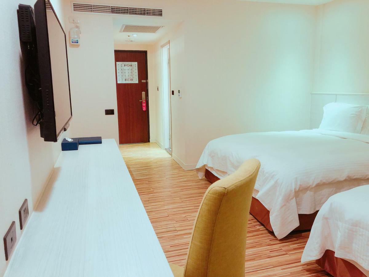 Wemeet Hotel Pingtung Екстериор снимка