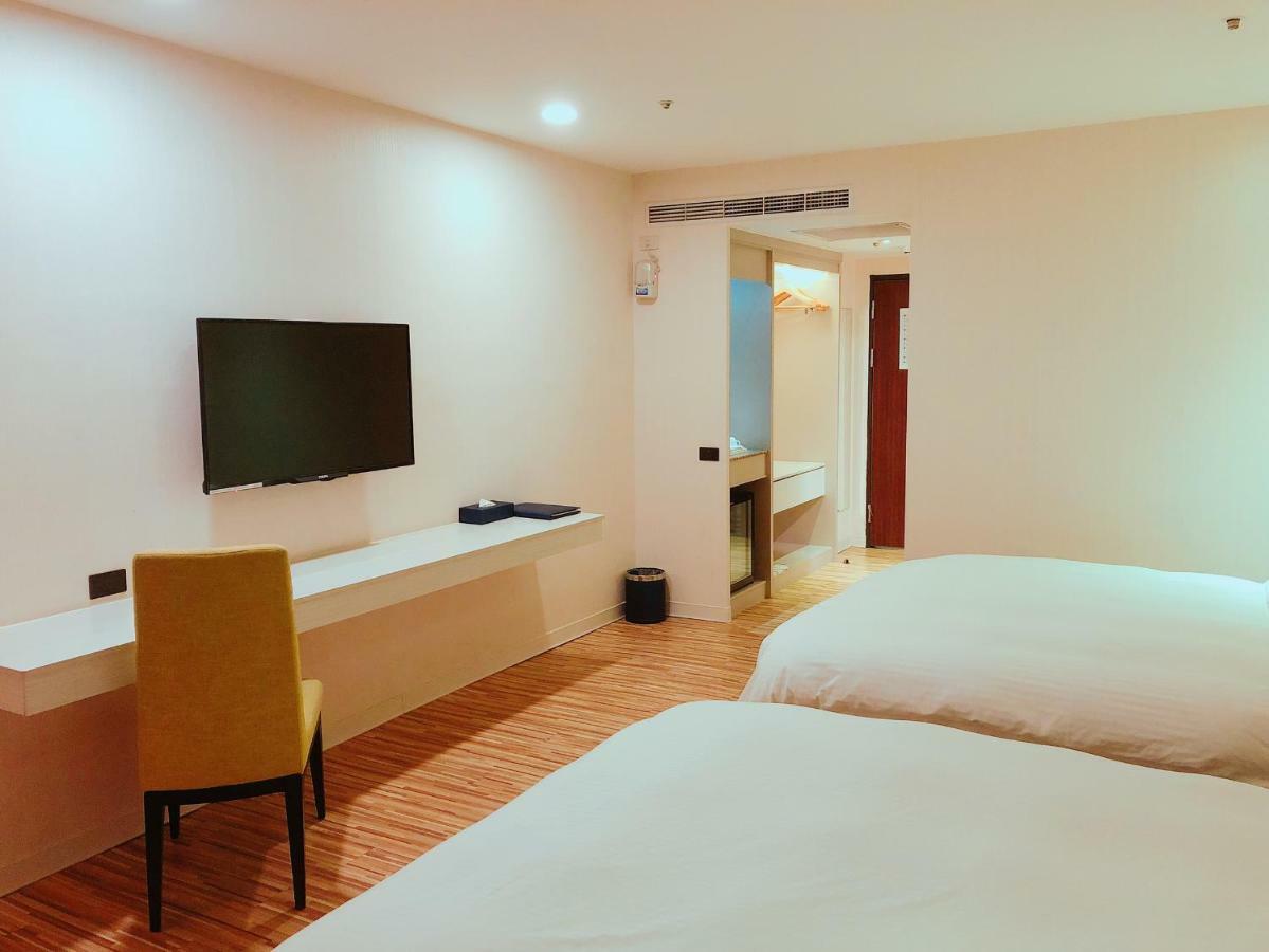 Wemeet Hotel Pingtung Екстериор снимка