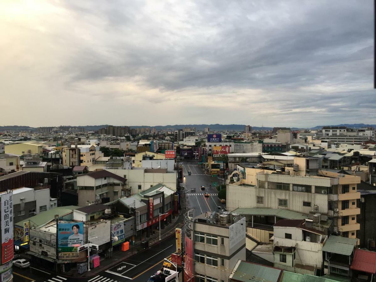 Wemeet Hotel Pingtung Екстериор снимка