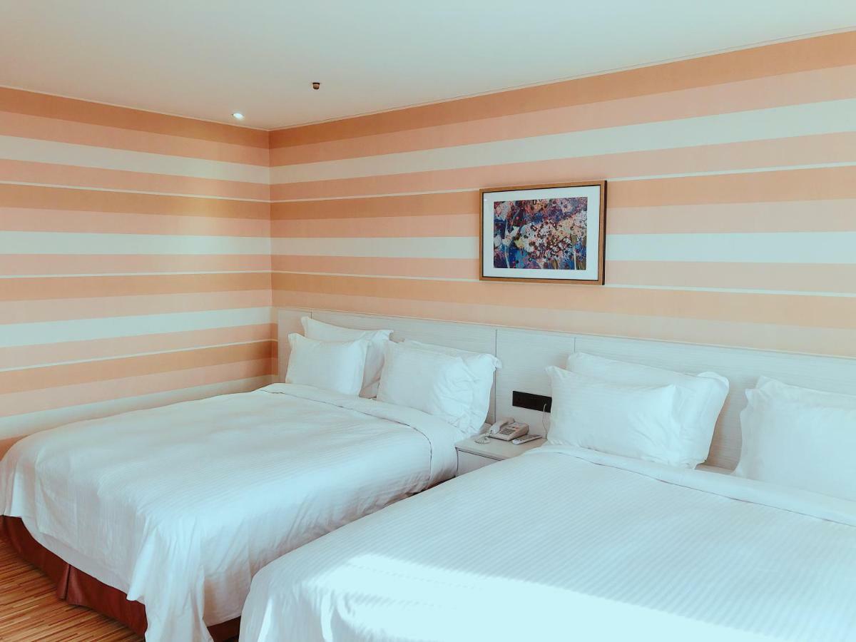 Wemeet Hotel Pingtung Екстериор снимка